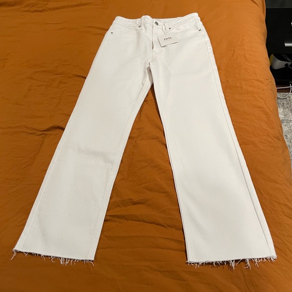 Just Black Denim JBD HW Classic Straight White Denim (BNWT) - Size 28. - Picture 2 of 5